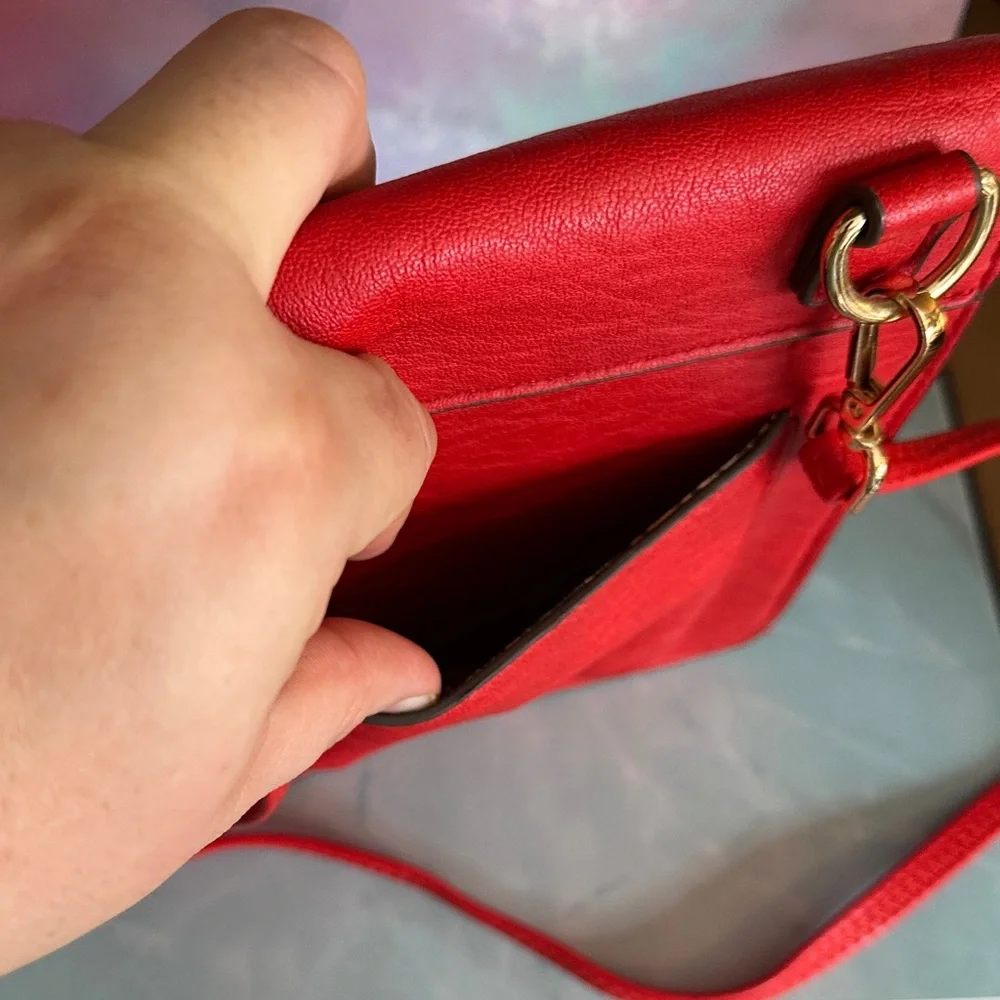 Carlos Santana Bold Red Crossbody Bag with Lion - Picture 9 of 17